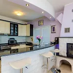 Mateo - 3 Bed With Terrace&private Pool Vila *