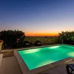 Vila Mateo - 3 Bed With Terrace&private Pool *