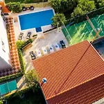 Mateo - 3 Bed With Terrace&private Pool Vodovada
