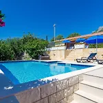 Villa Mateo - 3 Bed With Terrace&private Pool *
