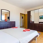Mateo - 3 Bed With Terrace&private Pool