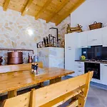 Villa Mateo - 3 Bed With Terrace&private Pool *