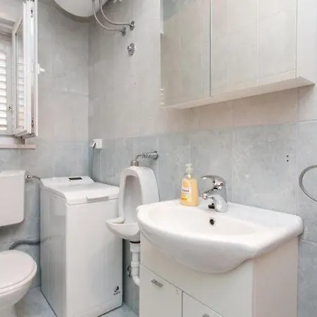Mateo - Three Bedroom With Terrace And Private Pool Vodovada