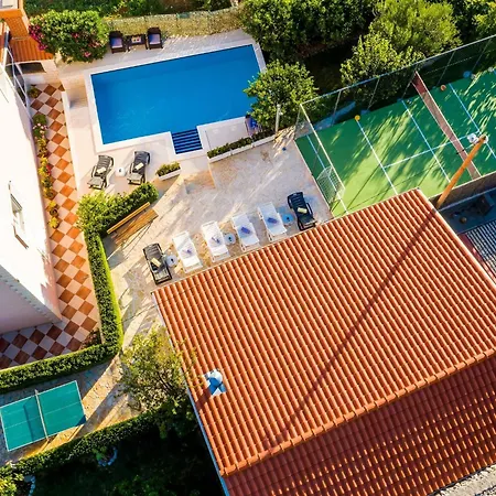 Mateo - Three Bedroom With Terrace And Private Pool Vodovada