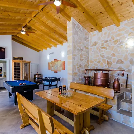 Mateo - 3 Bed With Terrace&private Pool