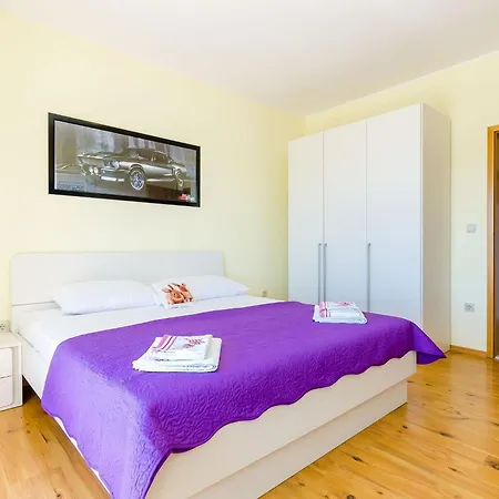 Villa Mateo - Three Bedroom With Terrace And Private Pool *
