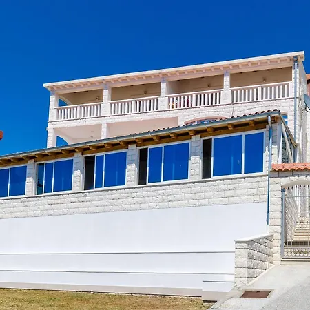 Mateo - Three Bedroom With Terrace And Private Pool * Vodovada