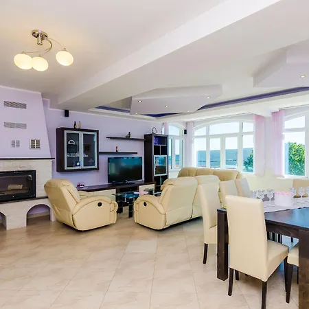 Mateo - 3 Bed With Terrace&private Pool Vodovada