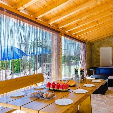 Mateo - 3 Bed With Terrace&private Pool Villa *