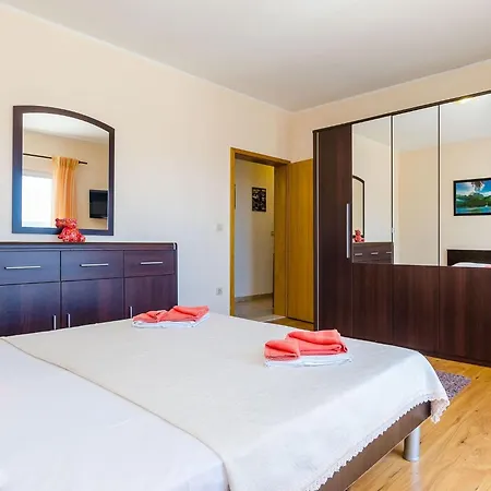 Mateo - 3 Bed With Terrace&private Pool