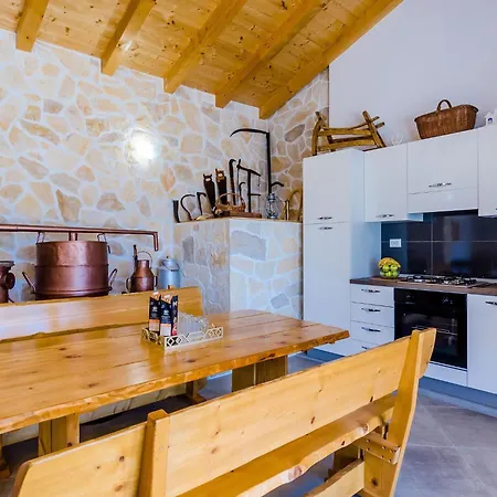Villa Mateo - Three Bedroom With Terrace And Private Pool *