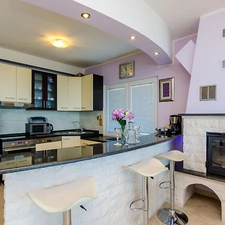 Mateo - 3 Bed With Terrace&private Pool Villa *