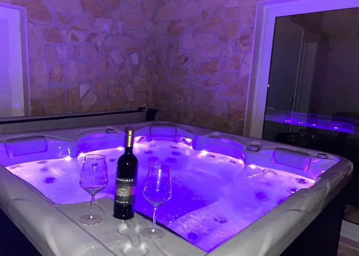 Mateo - 3 Bed With Terrace&private Pool וילה *