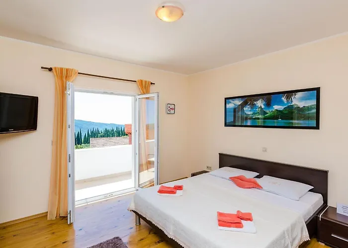Mateo - 3 Bed With Terrace&private Pool * Vodovada