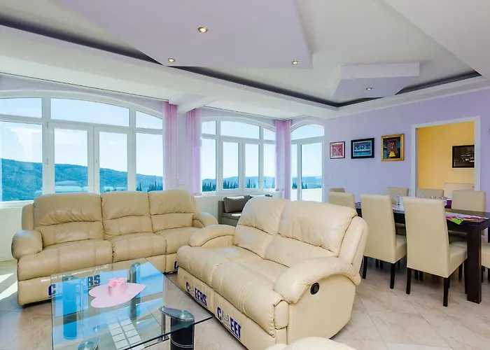 Mateo - 3 Bed With Terrace&private Pool וילה